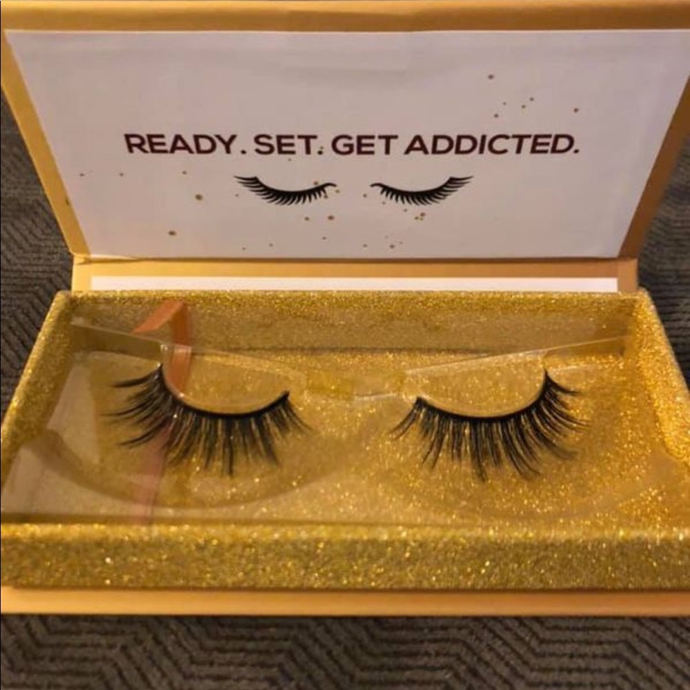 Lashaholic “Instaglam” Lashes